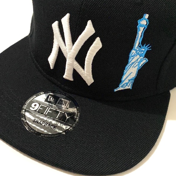 New Era NY Yankees ‘Lady Liberty’ Edition 9FIFTY Snapback - Picture 2 of 5